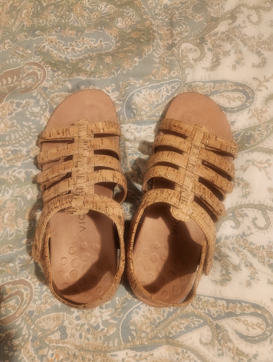 Vionic Shoes - Vionic Cork Tan Strappy Sandals Sz 9